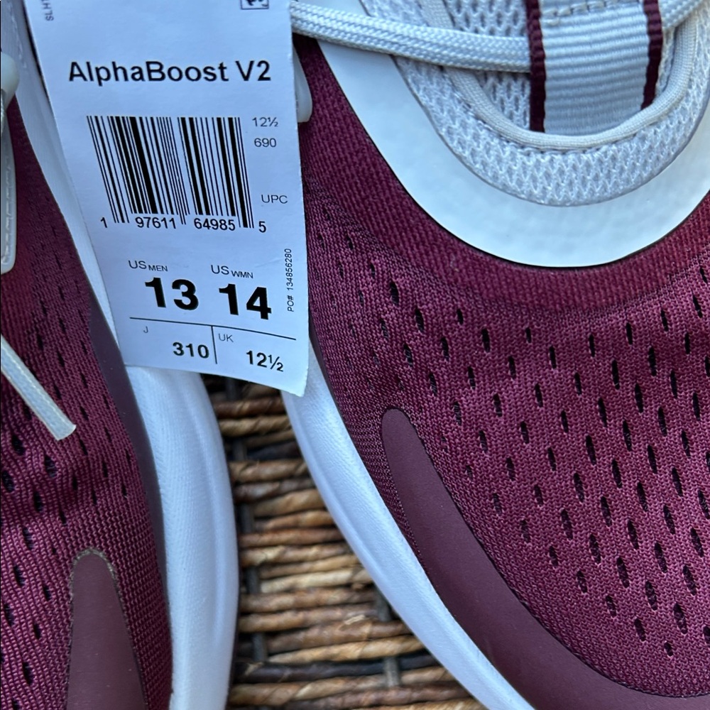 Texas A&M Athletic Sneakers Burgandy/Cool Grey Cloud White NEW - Picture 3 of 12